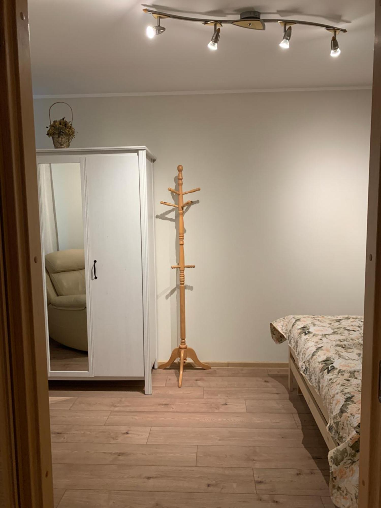 Dikol Two-Room Apartment-Self Check-In & Free Parking Near City Center タリン エクステリア 写真