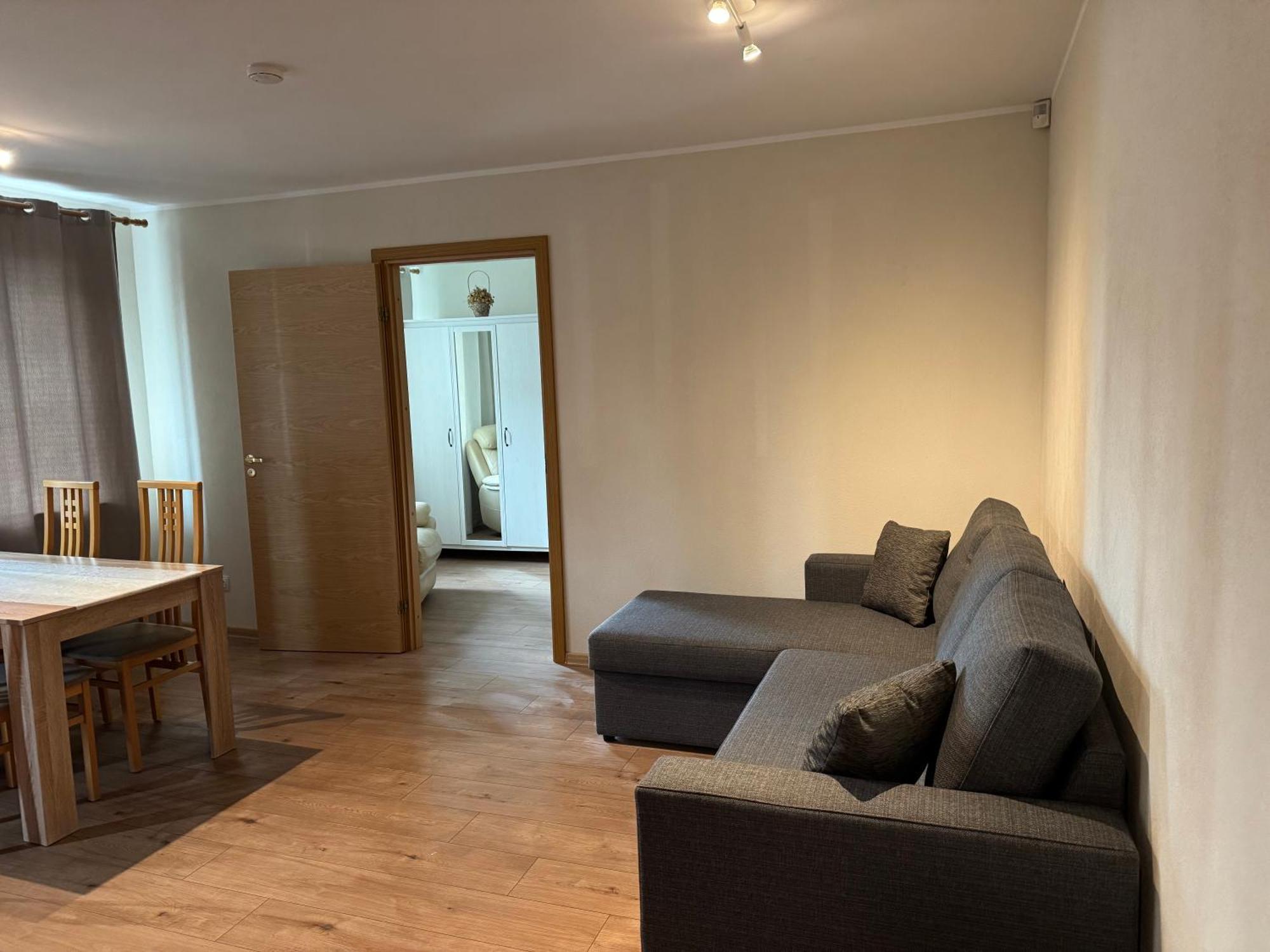 Dikol Two-Room Apartment-Self Check-In & Free Parking Near City Center タリン エクステリア 写真